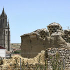 Un palomar en ruinas de Ampudia (Palencia).-ICAL