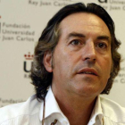 El periodista deportivo Pipi Estrada, en un curso de verano de prensa rosa en Aranjuez.-CHEMA TEJEDA
