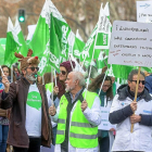 Imagen de las protesta llevada a cabo, en Valladolid, por enfermeros  que prestan servicios en centros e instituciones de Sacyl. Imagen de archivo. | E.M.
