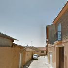 Calle corta, a la altura del número 10, en Tordehumos (Valladolid), donde ha ocurrido el atropello.-Google Maps