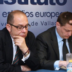 Alfredo Allúe, primero por la izquierda en una imagen de archivo durante un acto.-E. M.