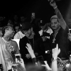 Neymar, en el centro de la imagen junto a dos amigos, en la discoteca Queen de París.-INSTAGRAM