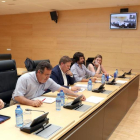 (I a D) José Sarrión IU), José Ignacio Martín Benito y Óscar Álvarez (PSOE), Alfonso García y Mª Isabel Blanco (PP), y Manuel Mitadiel (Cs), participan en la reunión de los miembros de la Comisión de Investigación de las Cajas de Ahorro de las Cortes.-ICAL