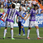André Leão despide al central Juanpe tras ser expulsado en el minuto 22 de la primera parte .-Luis de la Mata.
