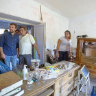 DECLARACIÓN DE ZONA CATASTRÓFICA. El líder del PP, Pablo Casado, visitó ayer la zona afectada por la riada del lunes en Las Navas del Marqués.-ICAL