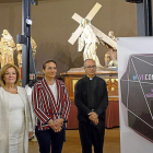 La consejera de Cultura y Turismo y la presidenta de la Junta Pro Semana Santa de Zamora, ayer en la presentación.-ICAL