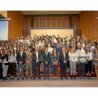 Foto de familia de galardonados en la XXVII Gala de Atletismo de Castilla y León celebrada en la Universidad Europea Miguel de Cervantes.-MONTSE ÁLVAREZ