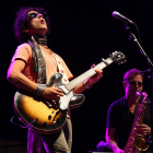 Imagen del cantante durante un concierto celebrado en la Plaza Mayor vallisoletana-J.M. Lostau