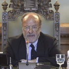 El alcalde de Valladolid, Javier León de la Riva, durante un pleno municipal-Nacho Gallego