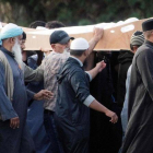 Entierro musulmán de una de las víctimas de Christchurch, este miércoles.-AFP / MARTY MELVILLE