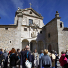 Turistas visitando el convento de San José, primera fundación de Santa Teresa de Jesús-Ical