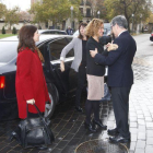 Meritxell Batet saluda a Vicente Guillén a su llegada a la Comisión Bilateral celebrada en Zaragoza.-JAIME GALINDO