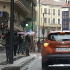 Vista del crossover urbano de Renault, el modelo Captur, circulando hoy por las calles de Valladolid-Nacho Gallego