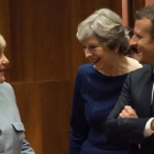 Angela Merkel, Theresa May y Emmanuel Macron en Bruselas el pasado mes de octubre.-AFP / JOHN THYS