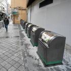 Imagen de archivo de contenedores en la calle Fray Luis de León en Valladolid.-El Mundo
