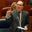 El consejero de Economía y Empleo, Tomás Villanueva en una intervención en un pleno de las Cortes-Ical