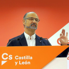 El portavoz de Ciudadanos, Luis Fuentes, durante su comparecencia ante los medios de comunicación.-ICAL