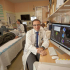 Juan Francisco Arenillas, jefe de Neurología del Clínico, en las instalaciones del hospital.-Pablo Requejo