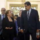 Bachelet se reunió el viernes 21 con Maduro en Caracas.-