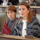 Cristina Vidal durante su intervención en el pleno junto a Domi Fernández-Pablo Requejo
