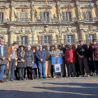 Un momento de la concentración ayer en la plaza Mayor de Salamanca contra los peajes.-EUROPA PRESS