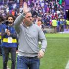Sergio González saluda a la afición en el último partido de la pasada temporada.-PABLO REQUEJO