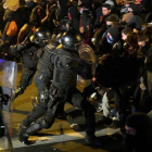 Agentes de la Policía en los disturbios de Barcelona.-