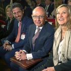 César Pontvianne, Cristóbal Montoro y Pilar del Olmo, en la Asamblea Anual de Socios de Empresa Familiar.-ICAL