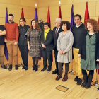 Ángela Soriano, David Palacín, Jonathan Notario, Ana María Marcos, Silvia Clemente, Amalia Iglesias, Luis Bassat, Nieves Correa, Alberto Crespo, Cristina R. Vecino y Raúl Lorenzo, ayer, en las Cortes.-MIRIAM CHACÓN - ICAL
