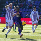 Antoñito lucha por un balón con Pione Sisto en el partido de la pasada campaña contra el Celta.-PABLO REQUEJO