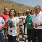 La consejera de Agricultura y Ganadería, Milagros Marcos, junto a Aurelio Pérez de COAG, a Donaciano Dujo de ASAJA, a Domiciano Pastor de UPA Palencia y al alcalde de Herrera, Javier San Millán, entre otros ,en la presentación los datos de estimación de l-Ical