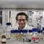 Juan Pedro Bolaños, coordinador del grupo de trabajo, en las instalaciones de su laboratorio en la Universidad de Salamanca.-ENRIQUE CARRASCAL