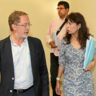 Manuel Saravia y Ana Redondo tras la reunión.-J.M. Lostau