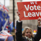 Una partidaria del brexit, durante una manifestación ante el Parlamento británico, en Londres.-ALASTAIR GRANT (AP)