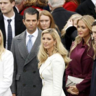 Donald Jr., a la izquierda, y Jared Kushner, en la toma de posesión de Trump.-REUTERS / KEVIN LAMARQUE