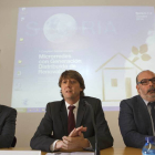 El alcalde de Soria Carlos Martínez(C), Miguel La Torre director del CEDER (D) y Efren Martínez secretario de la subdelegación de gobierno (I) asisten a la Inauguración II Congreso Iberoamericano Microrredes-Ical