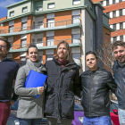 Pablo Fernández junto al resto de compañeros de Podemos en Ólvega.-ICAL