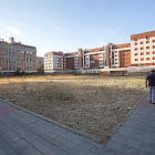 Parcela situada junto a la calle Monasterio de Yuste y las Cortes de Castilla y León, de la propiedad de VIVA y que ha quedado desierta.-P. REQUEJO
