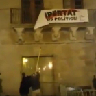 Arrancan el cartel de solidaridad con los presos-