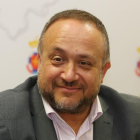 El presidente del Consejo Comarcal del Bierzo, Gerardo Álvarez Courel, durante la presentación del nuevo portal web de la institución.-ICAL