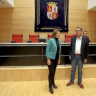 Milagros Marcos, en la Comisión de Familia de las Cortes junto al portavoz socialista Jorge Félix Alonso-Ical