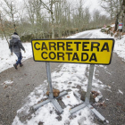 Cartel de carretera cortada en Salamanca.-ICAL