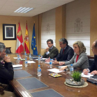 El ministro de Fomento mantiene un encuentro con los vecinos de La Pilarica en la Delegación del Gobierno.-ICAL
