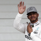 Lewis Hamilton celebra su 11ª 'pole' de la temporada.-AFP / MIGUEL SCHINCARIOL
