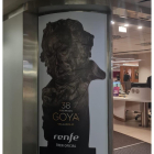 Publicidad de los Goya en una estación de tren. / E. M.
