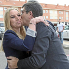 Patxi López saluda en Arroyo de la Encomienda a Verónica Calvo-Ical