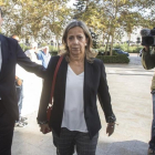 La tesorera del PP, Carmen Navarro, este lunes a su llegada a los juzgados de València.-MIGUEL LORENZO