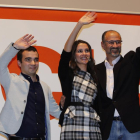 Inés Arrimadas junto al candidato de Salamanca al congreso, Pablo Yáñez, y al representante en las cortes, Luis Fuentes, participan en un acto de campaña de Ciudadanos-Ical