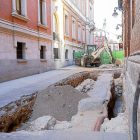 Imagen del estado de las obras en la calle Jesús, para salir del aparcamiento de la Plaza Mayor.-J.M. LOSTAU