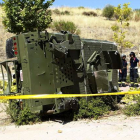 Un vehículo militar blindado ha sufrido hoy un aparatoso accidente de tráfico en la avenida Monasterio de Silos de Madrid.-Foto: EFE
